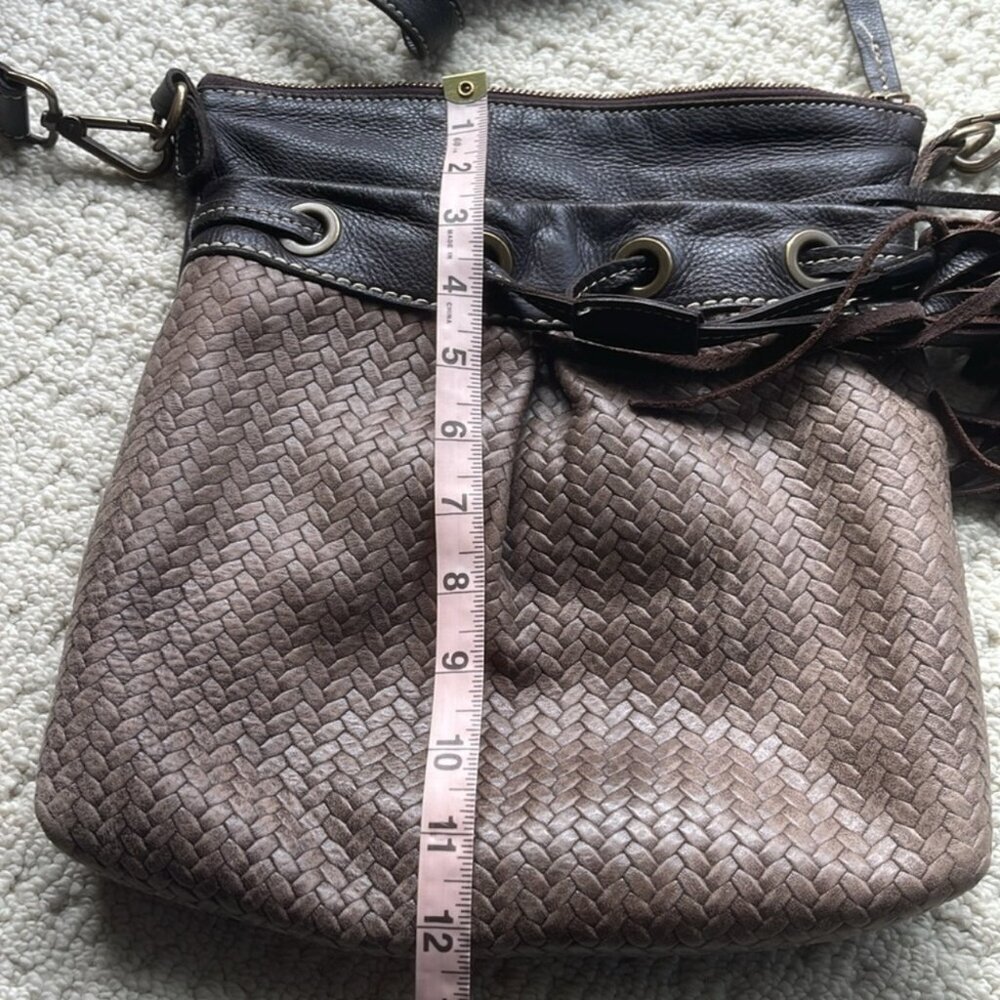 Roots Canada Dark Brown Weave Leather Tassel Crossbody Bag Purse - Picture 10 of 12